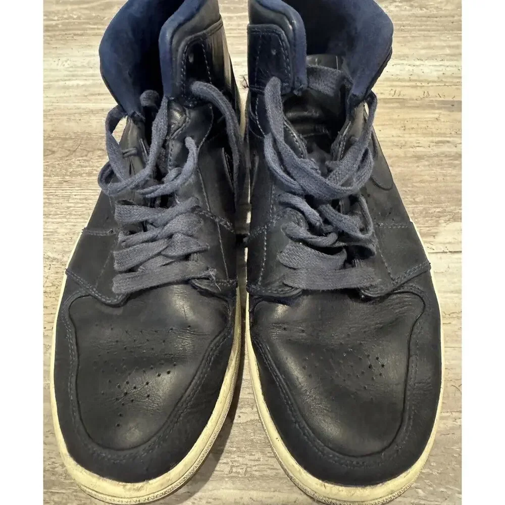 Size 11 - Air Jordan 1 Retro Mid Nouveau